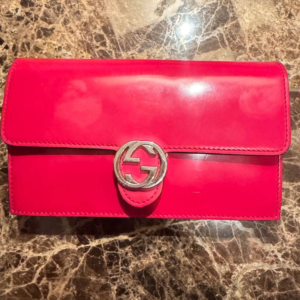 Gucci Red Leather wallet bag with trap
